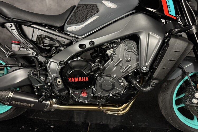 YAMAHA MT-09