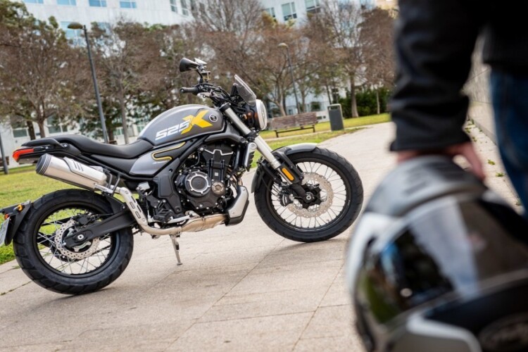 VOGE AC 525 for sale