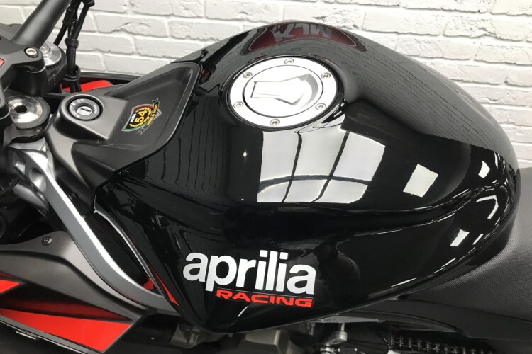 APRILIA TUONO 660
