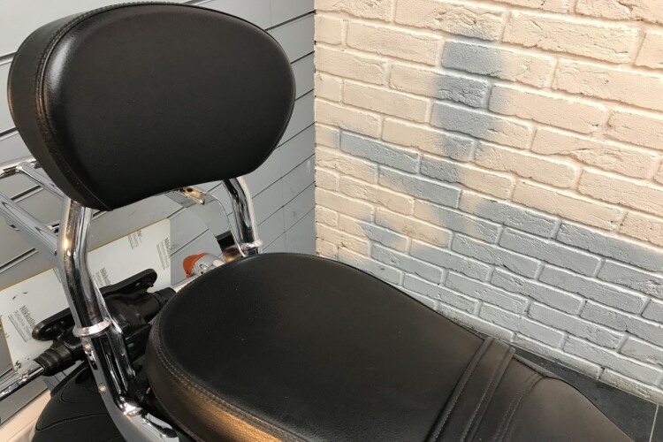 TRIUMPH BONNEVILLE AMERICA 865