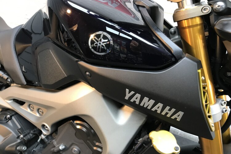 YAMAHA MT-09