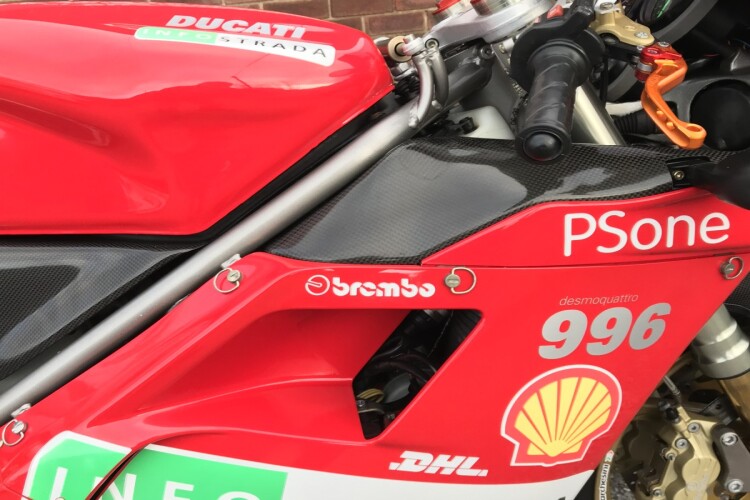 DUCATI 996S