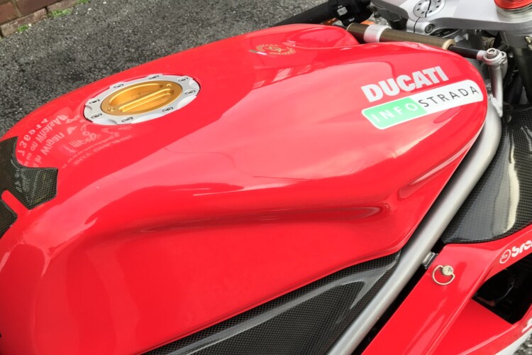 DUCATI 996S