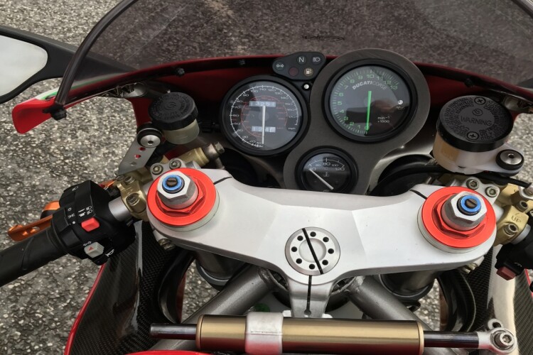 DUCATI 996S