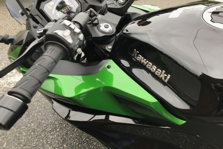 KAWASAKI NINJA 1000SX