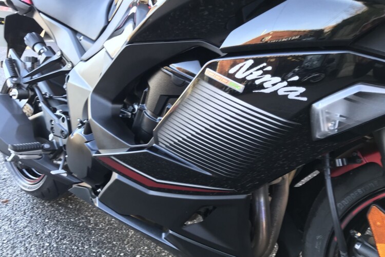 KAWASAKI NINJA 1000SX