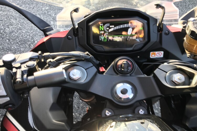 KAWASAKI NINJA 1000SX