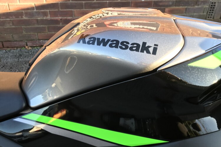 KAWASAKI NINJA ZX-10R