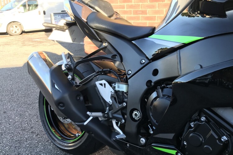 KAWASAKI NINJA ZX-10R