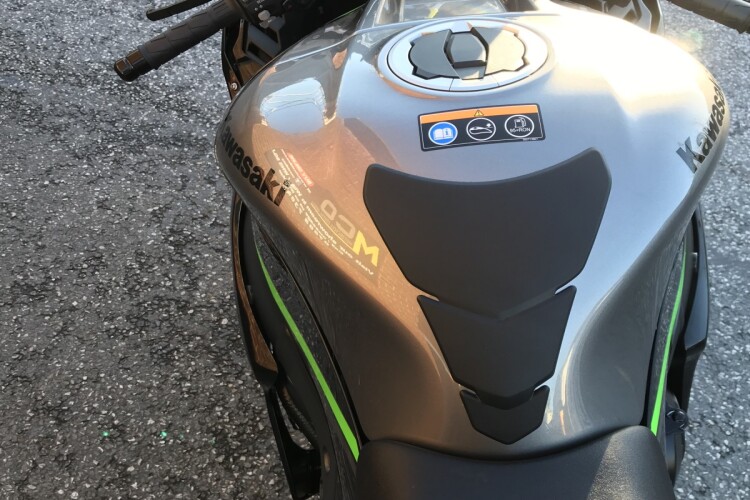 KAWASAKI NINJA ZX-10R