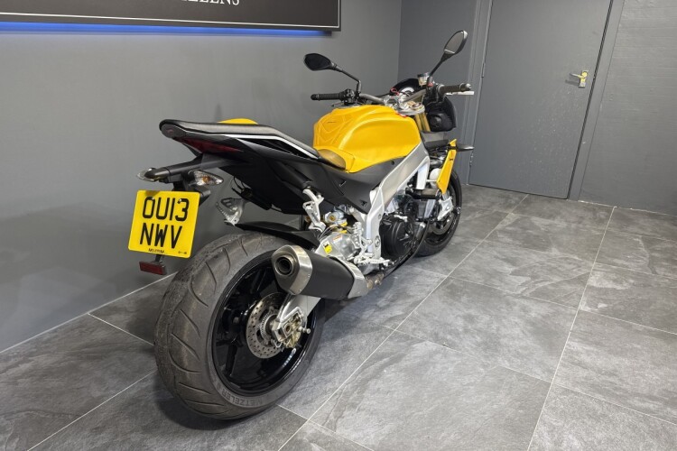 APRILIA TUONO 1000 V4