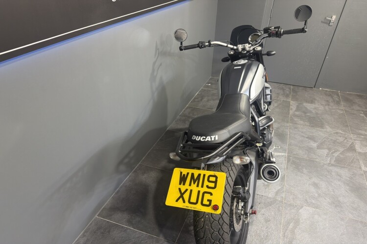 DUCATI SCRAMBLER 800