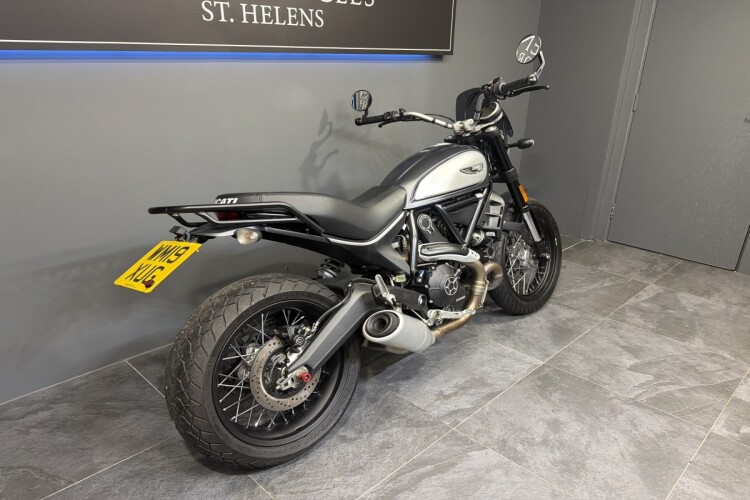 DUCATI SCRAMBLER 800