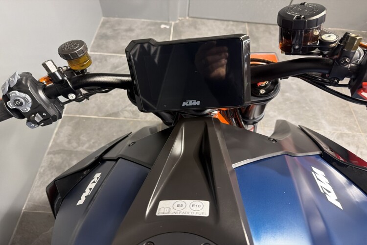 KTM 1290 SUPER DUKE R