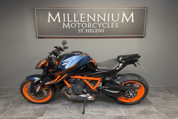 KTM 1290 SUPER DUKE R