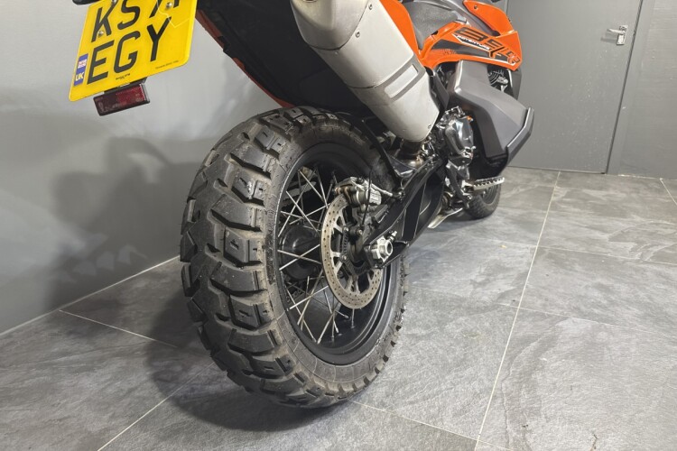 KTM 890 ADVENTURE