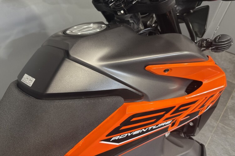 KTM 890 ADVENTURE