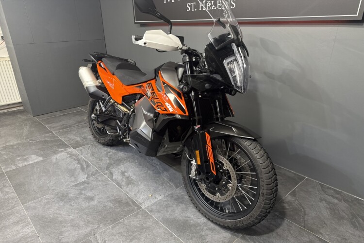 KTM 890 ADVENTURE