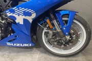 SUZUKI GSX-8R