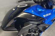 SUZUKI GSX-8R