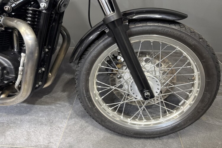 TRIUMPH THRUXTON 865