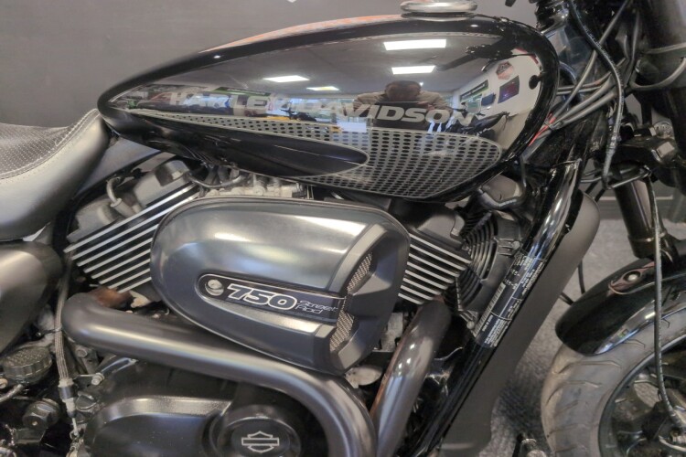 HARLEY-DAVIDSON STREET