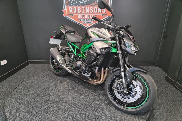 KAWASAKI Z900