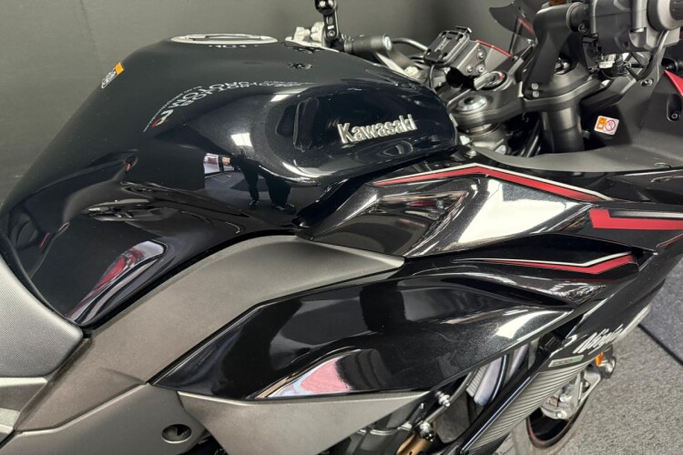 KAWASAKI NINJA 1100 SX