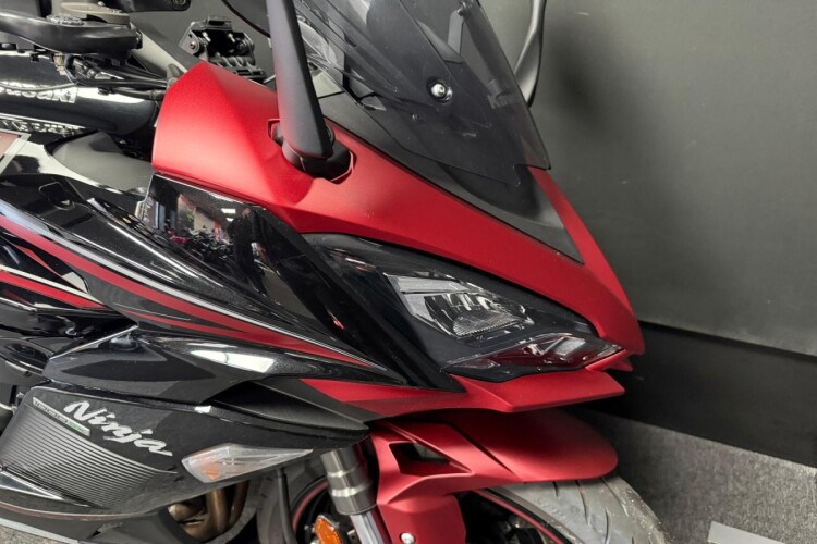 KAWASAKI NINJA 1100 SX