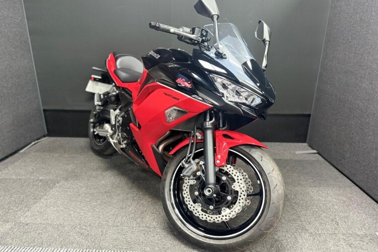 KAWASAKI NINJA 650