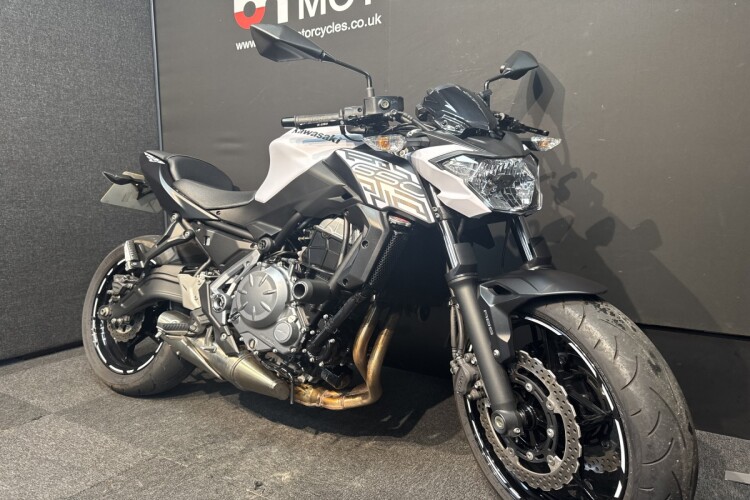 KAWASAKI Z650