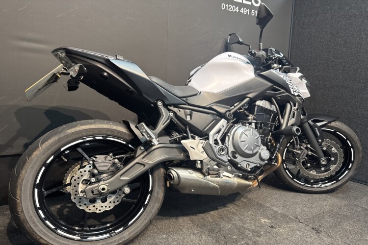 KAWASAKI Z650