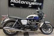 TRIUMPH BONNEVILLE 865