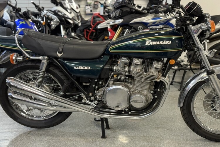 KAWASAKI Z900