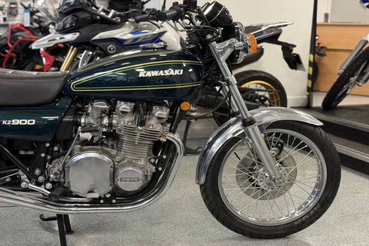 KAWASAKI Z900