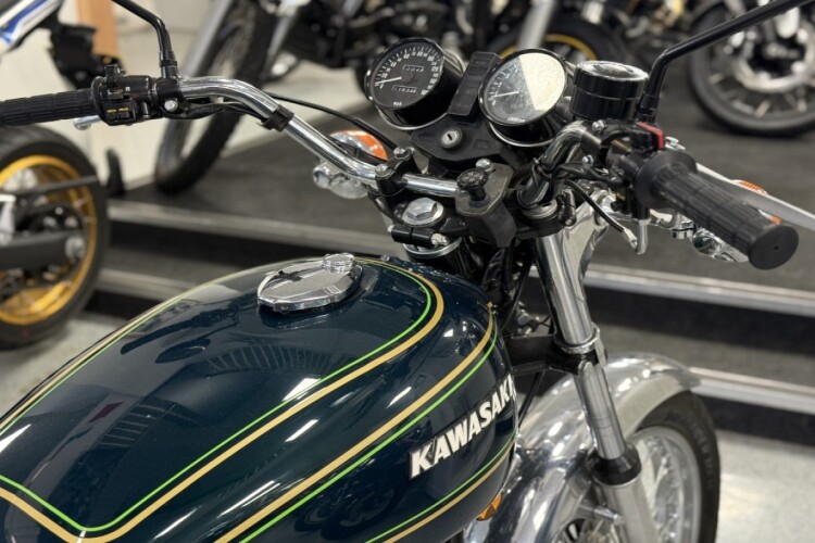 KAWASAKI Z900