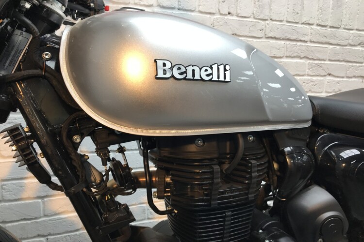 BENELLI IMPERIALE 400
