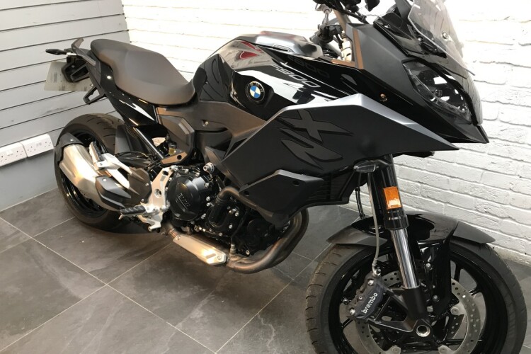 BMW F900 XR