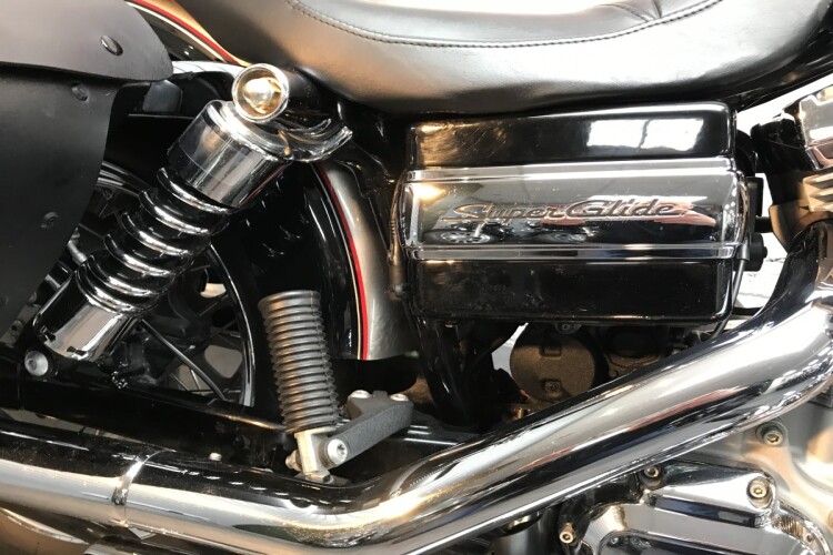 HARLEY-DAVIDSON SUPERGLIDE