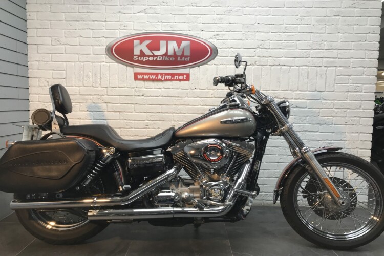 HARLEY-DAVIDSON SUPERGLIDE