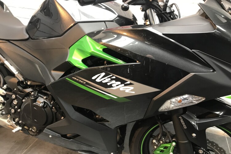 KAWASAKI NINJA 400