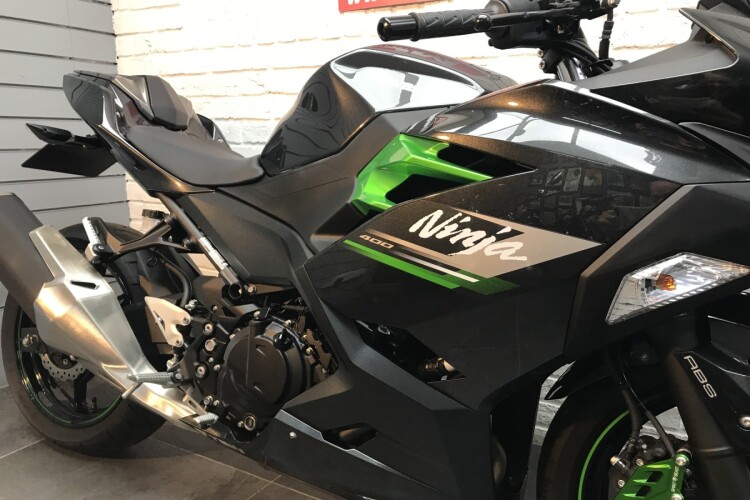 KAWASAKI NINJA 400