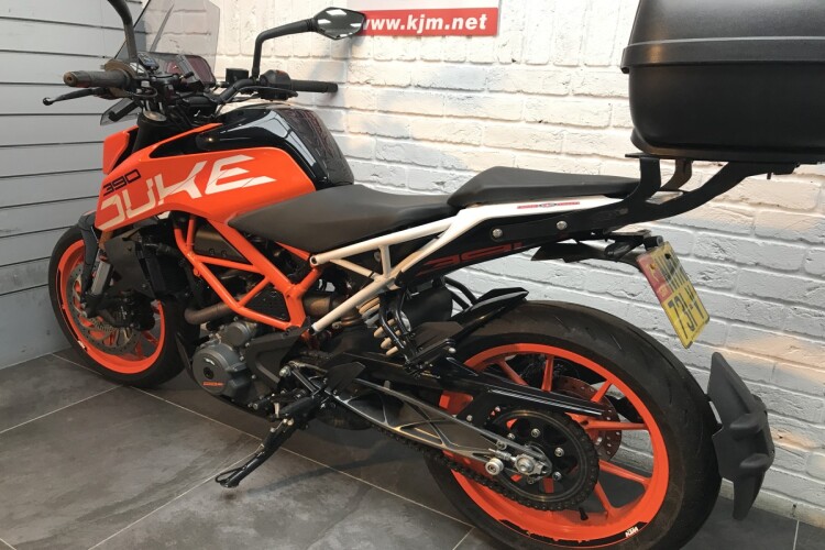 KTM 390 DUKE