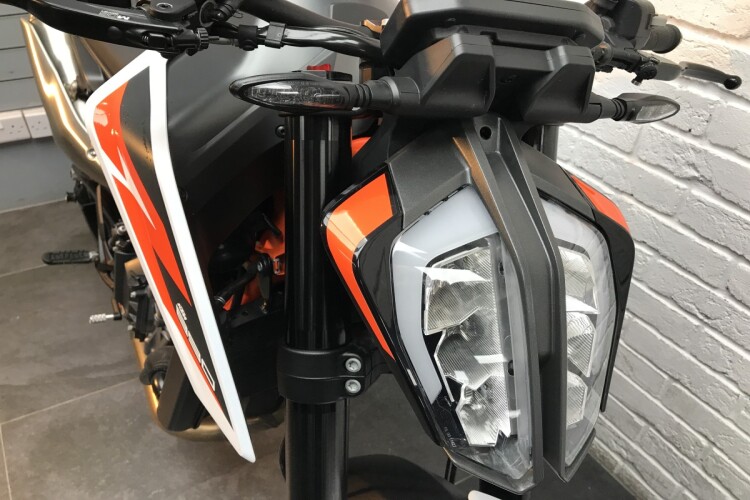 KTM 890 DUKE