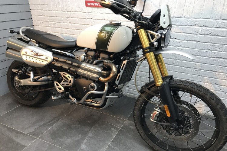 TRIUMPH SCRAMBLER 1200