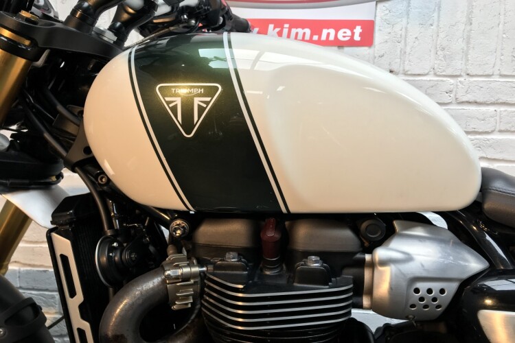 TRIUMPH SCRAMBLER 1200