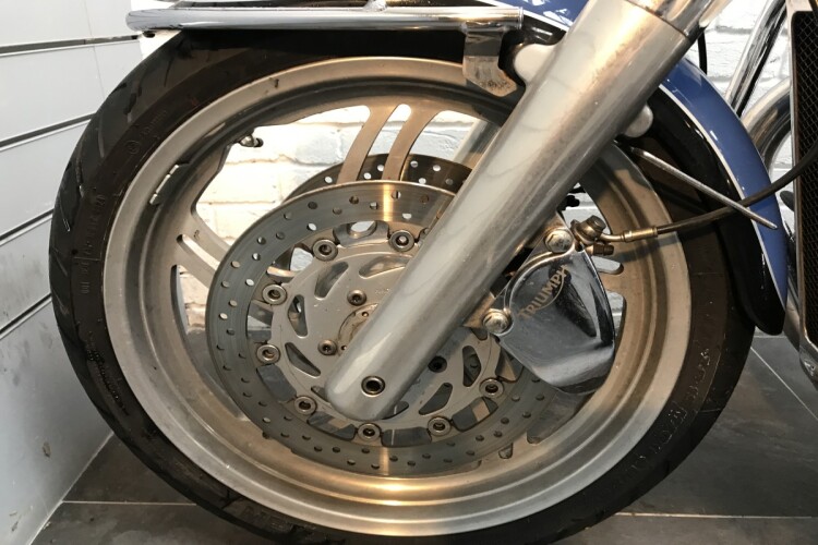 TRIUMPH THUNDERBIRD 1600