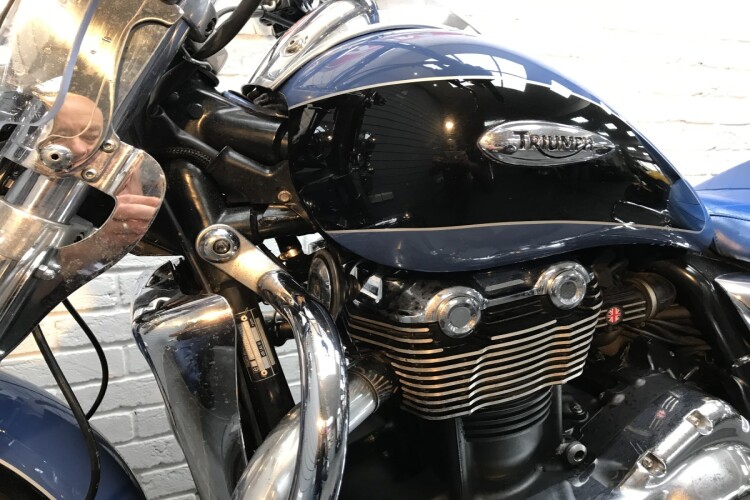 TRIUMPH THUNDERBIRD 1600