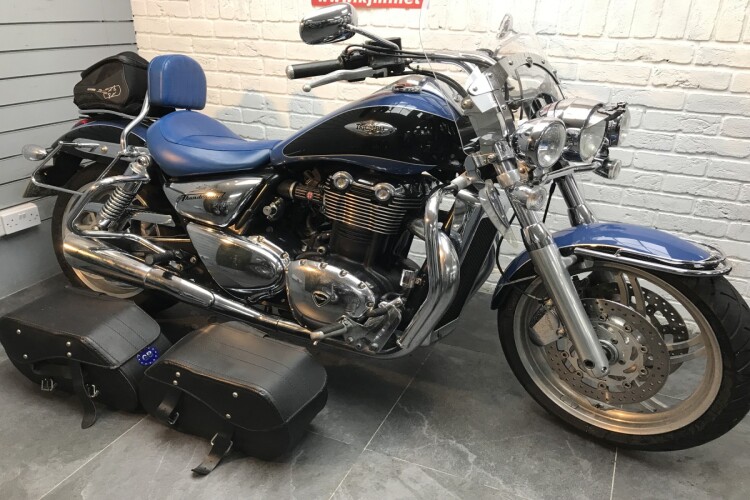 TRIUMPH THUNDERBIRD 1600