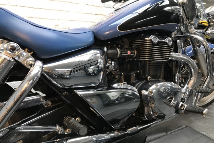 TRIUMPH THUNDERBIRD 1600